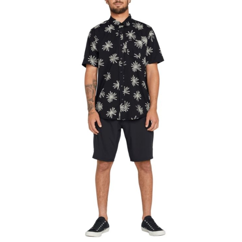 Volcom Mens Lazy Dazey Short Sleeve Button Down Shirt