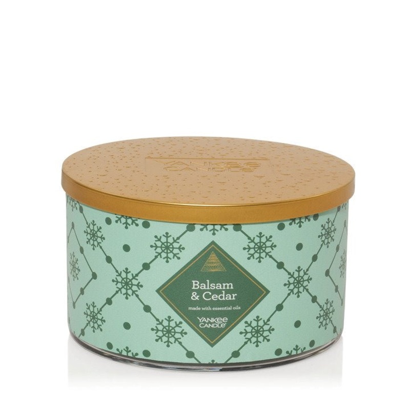 Yankee Candle 3-Wick Holiday Candle – Balsam & Cedar